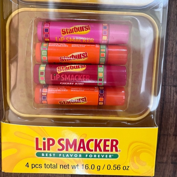 New in package starburst holiday tin w/ four lip glosses strawberry melon - Picture 3 of 6